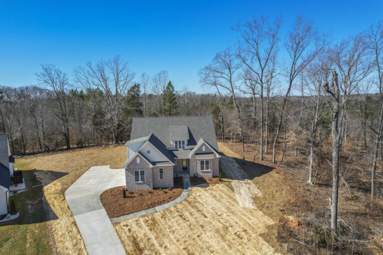 319 Pipers Ridge W, photo of aerial view of property