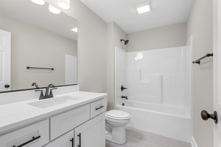 245 Painted Trails, Wynnfall Subdivision, photo of the upstairs bathroom.